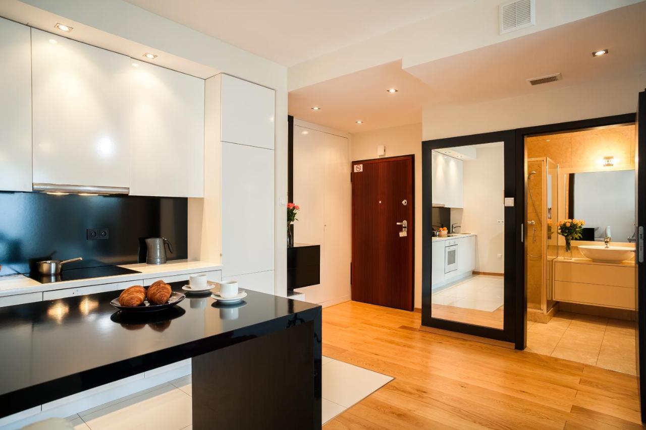 Platinum Towers Luxury Apartments Varsavia Esterno foto