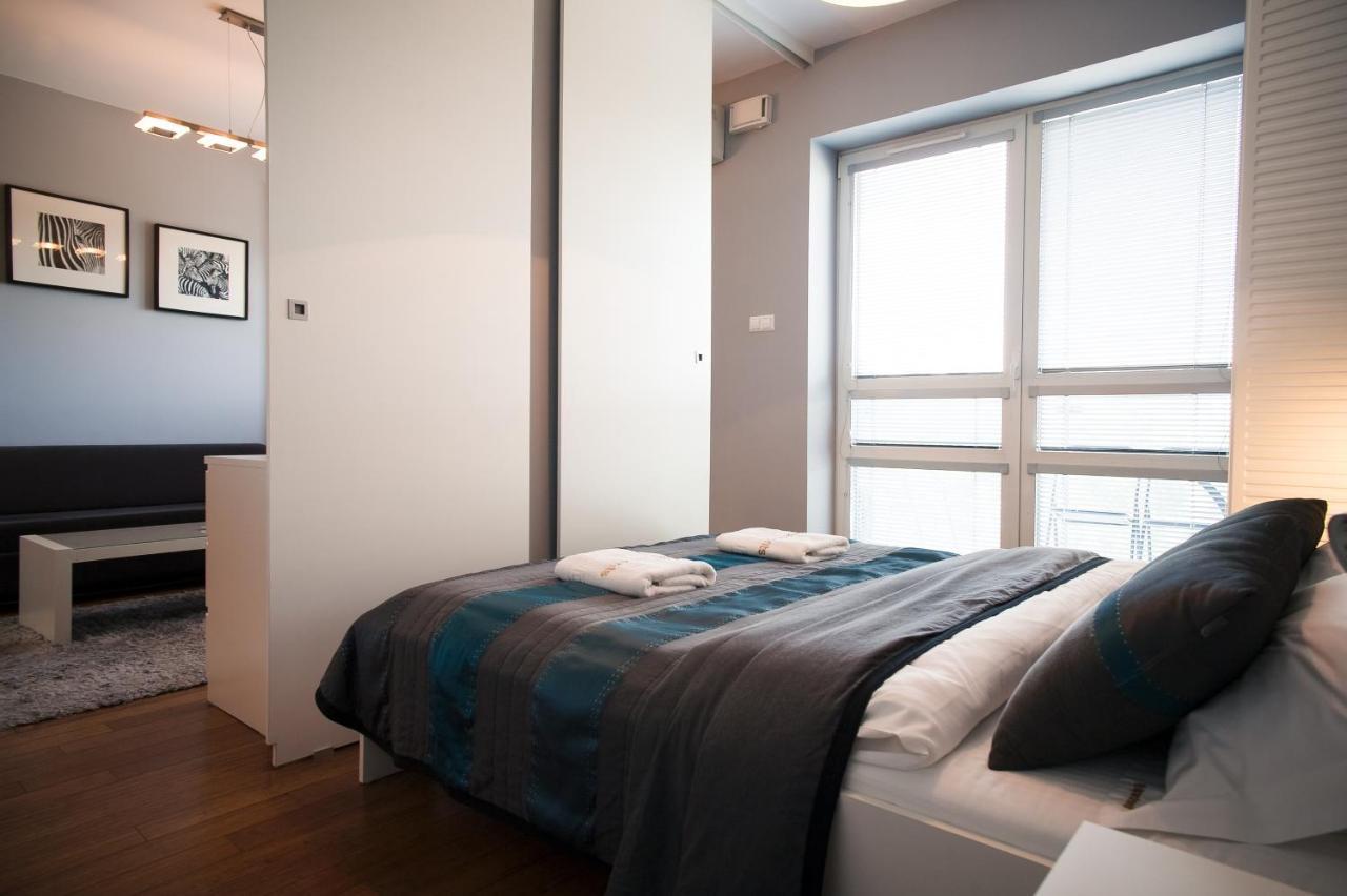 Platinum Towers Luxury Apartments Varsavia Esterno foto